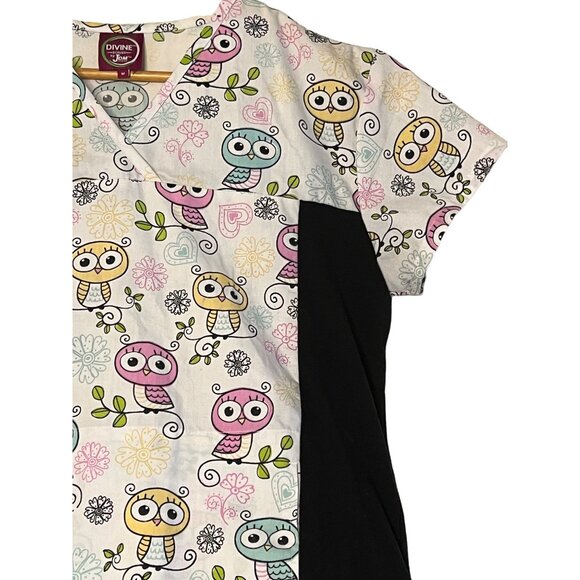 Divine Scrubs JDM Uniforms Owl Print Scrub Top For Women M Cotton Blend Pockets - Picture 3 of 16